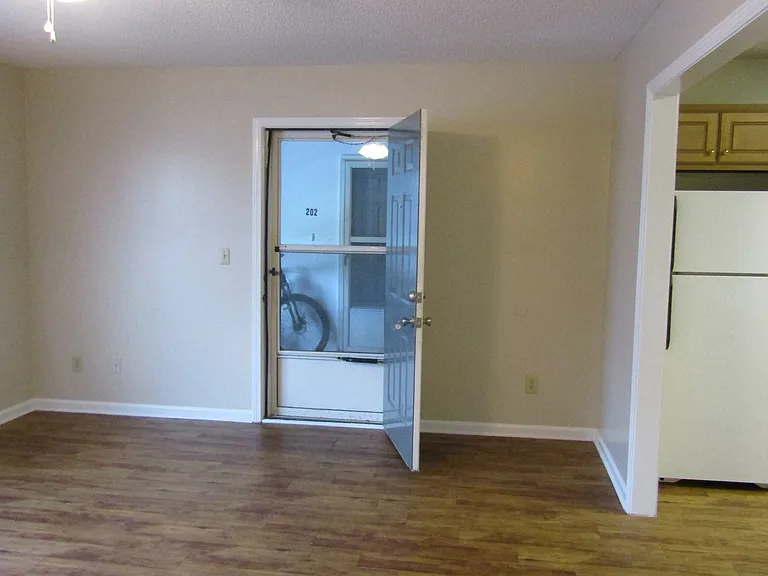 200 Largo Ct — Photo 5