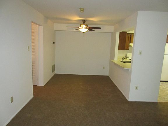 3rd image of 1605 Society Pl
