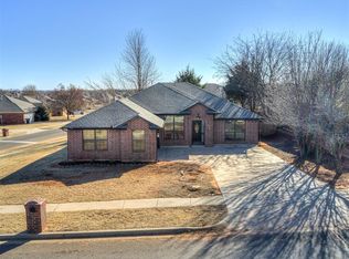 2304 SE 5th St, Moore, OK 73160