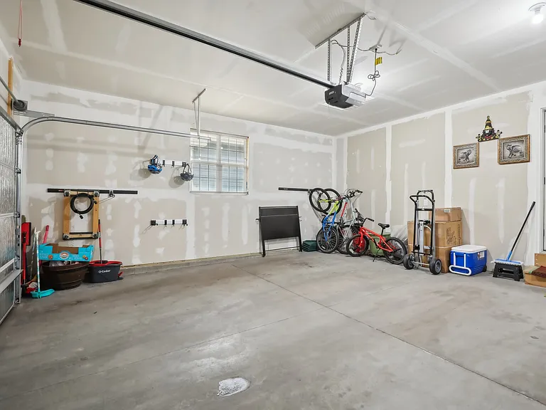 9924 Peach Leaf Ln — Photo 38