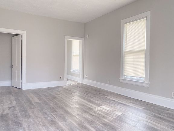 5th image of 4543 Hamilton St