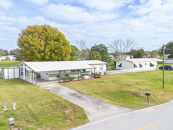 3rd image of 2027 SE 27th Street