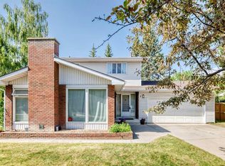 8 SW Varsdale Pl NW, Calgary, AB T3A 0G7
