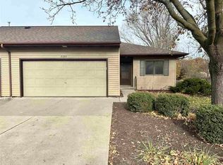 2334 Plaen View Dr, Iowa City, IA 52246