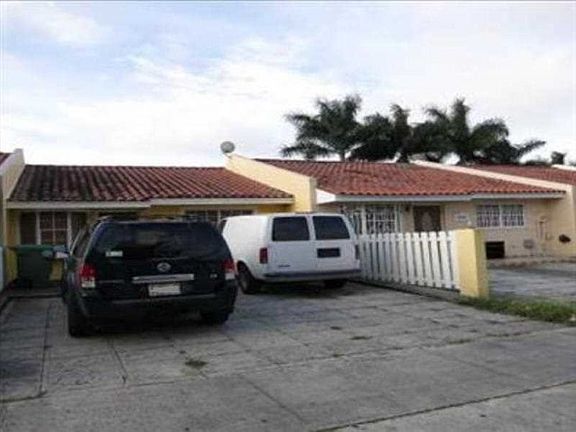 3rd image of 8884 NW 118th St