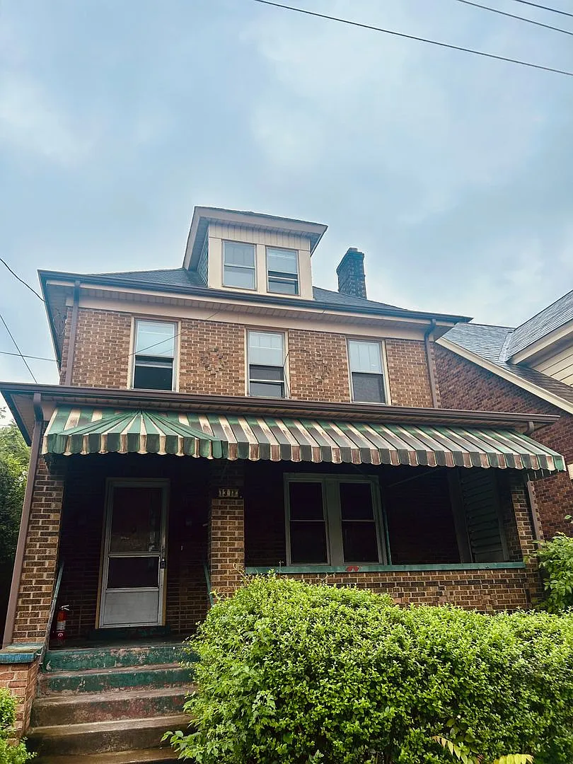 Available Now! Spacious 4 Bedroom Home in Marshall Shadeland | Pet Friendly — Photo 1