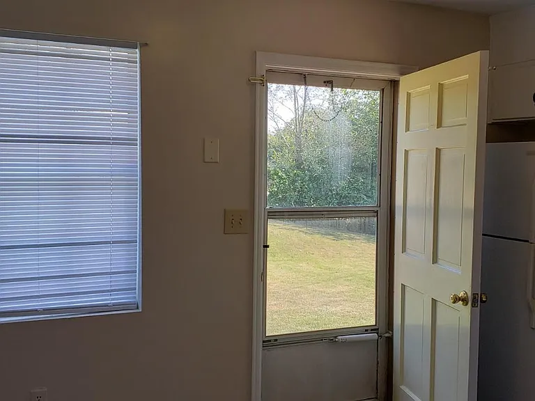 725 Normandy St NE — Photo 2