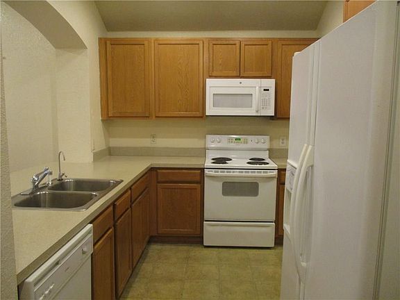 4th image of 2651 Basswood Dr