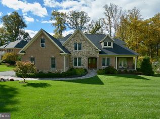 10907 Willow Creek Ln, Oakton, VA 22124