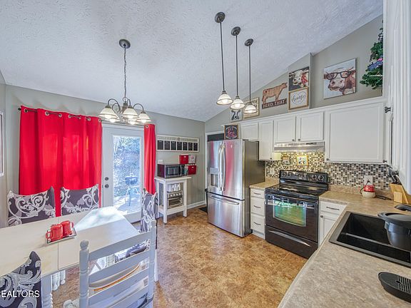 5th image of 6042 Warrenpark Ln