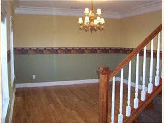 3rd image of 2828 Oak Lawn Drive S