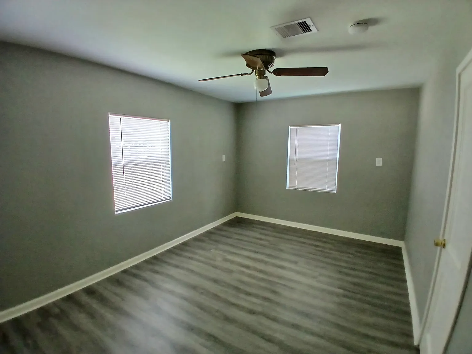 2 bed, 800 sqft, $1,300 — Photo 4