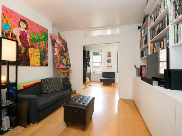 172 Delancey Street image 1 of 6