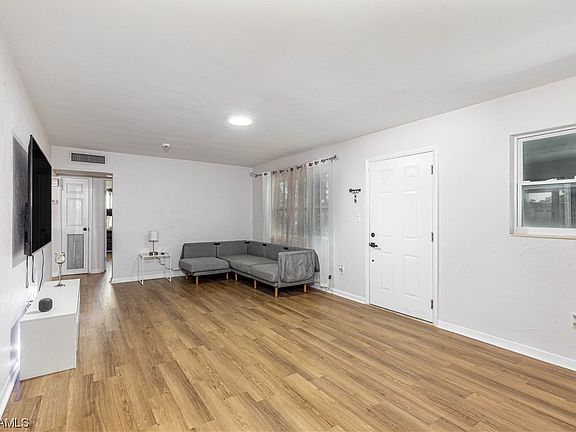 2nd image of 2123 Braman Ave