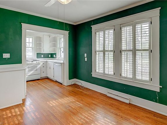 3rd image of 1104 Elwell Ave