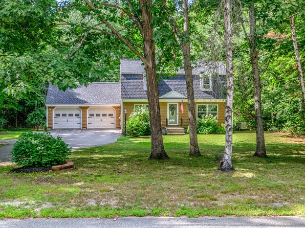 4 Lucina Terrace, Gorham, ME 04038