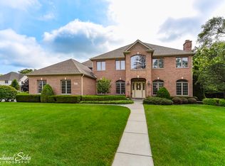 577 Oak Hollow Rd, Crystal Lake, IL 60014