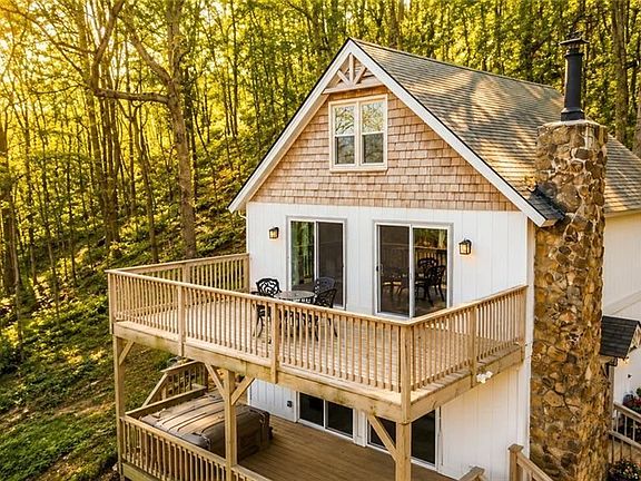 2nd image of 1006 Chestnut Cove Trl