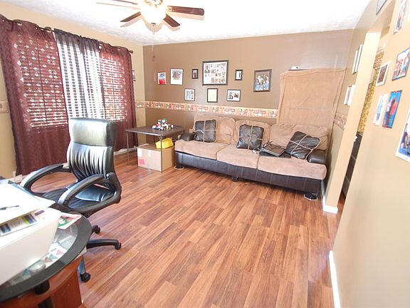 5th image of 504 Foxwood Dr