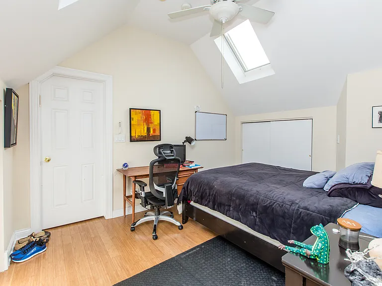1621 N Honore St #3R — Photo 11