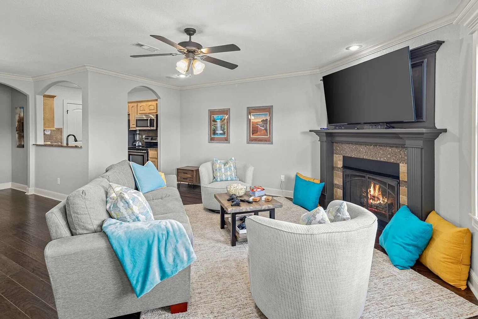 6 bed, 3.0 bath, 3293 sqft, $9,102 — Photo 1