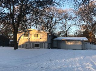 11370 Ivywood St NW, Coon Rapids, MN 55433