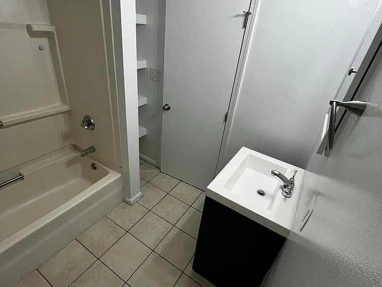 67 Shawmut St #3A — Photo 5