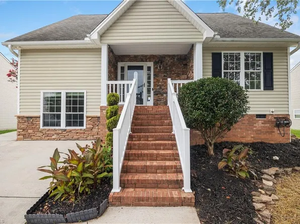 4153 Salem Springs Ct, Winston Salem, NC 27107
