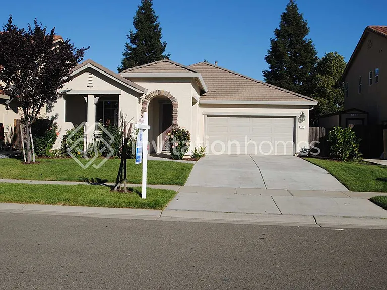 1755 Waterfall Dr — Photo 1