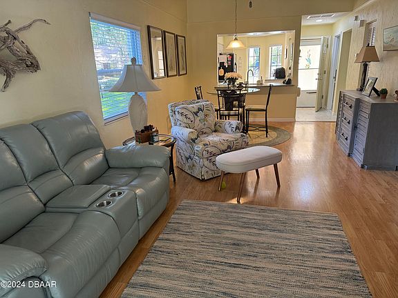 2nd image of 4216 New Haven Ct