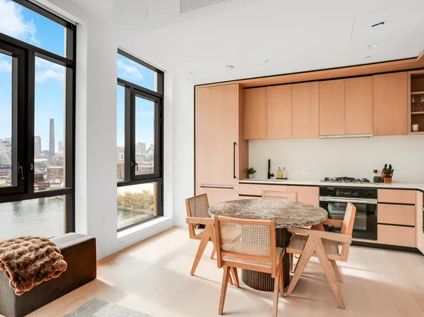 480 Kent Avenue image 4 of 32