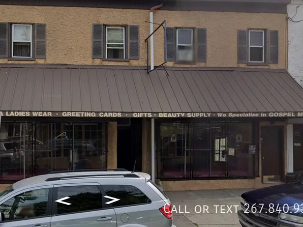 2723-2725 W 3rd St #1F, Chester, PA 19013