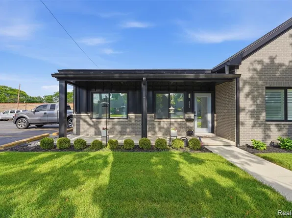 2535 Biddle Ave, Wyandotte, MI 48192
