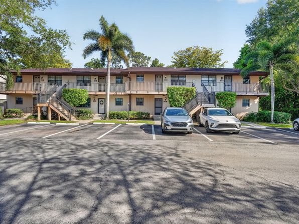 5232 Treetops Dr #L-102, Naples, FL 34113