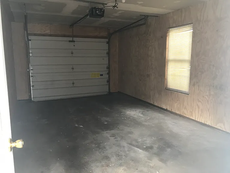 222 Cambridge Ct — Photo 2