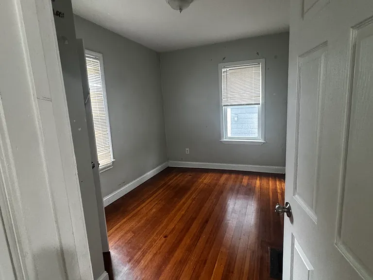 72 Kingsdale St #1 — Photo 8