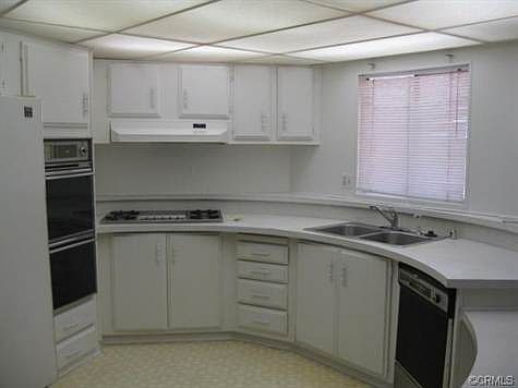 4th image of 28761 10th St