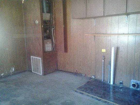 4th image of 614 N E St