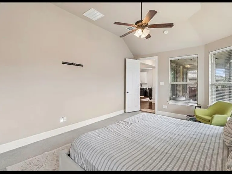 329 Hitch Wagon Dr — Photo 17