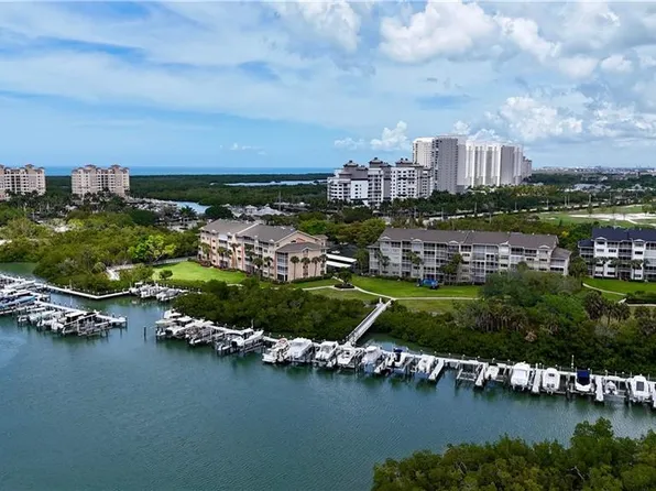 320 Horse Creek DR #403, NAPLES, FL 34110