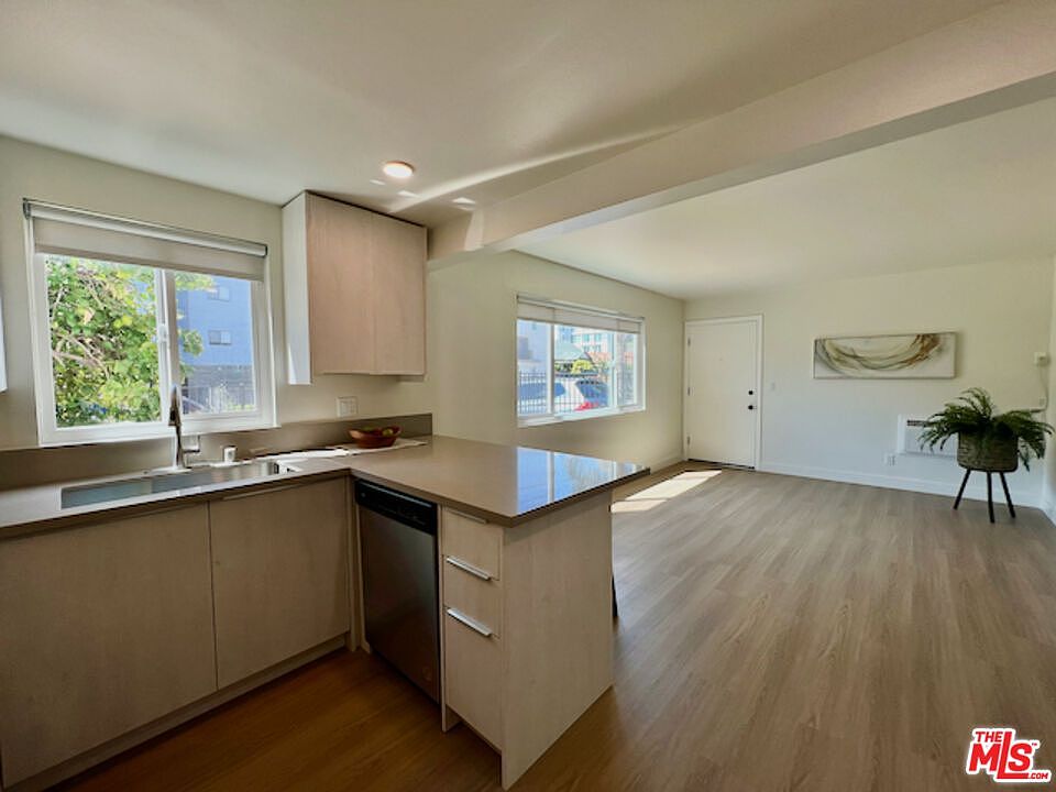 1st image of 626 N Kingsley Dr #1A