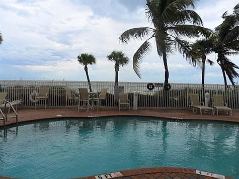 4th image of 5480 Estero Blvd