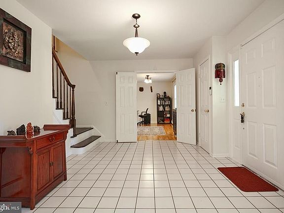 5th image of 34 Benford Dr