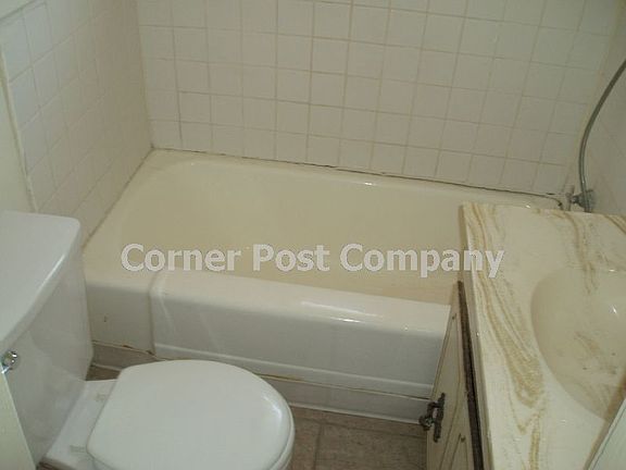 5th image of 516 Palomas Dr SE APT 1