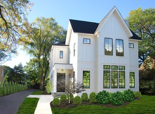 2135 Lake Ave, Wilmette, IL 60091