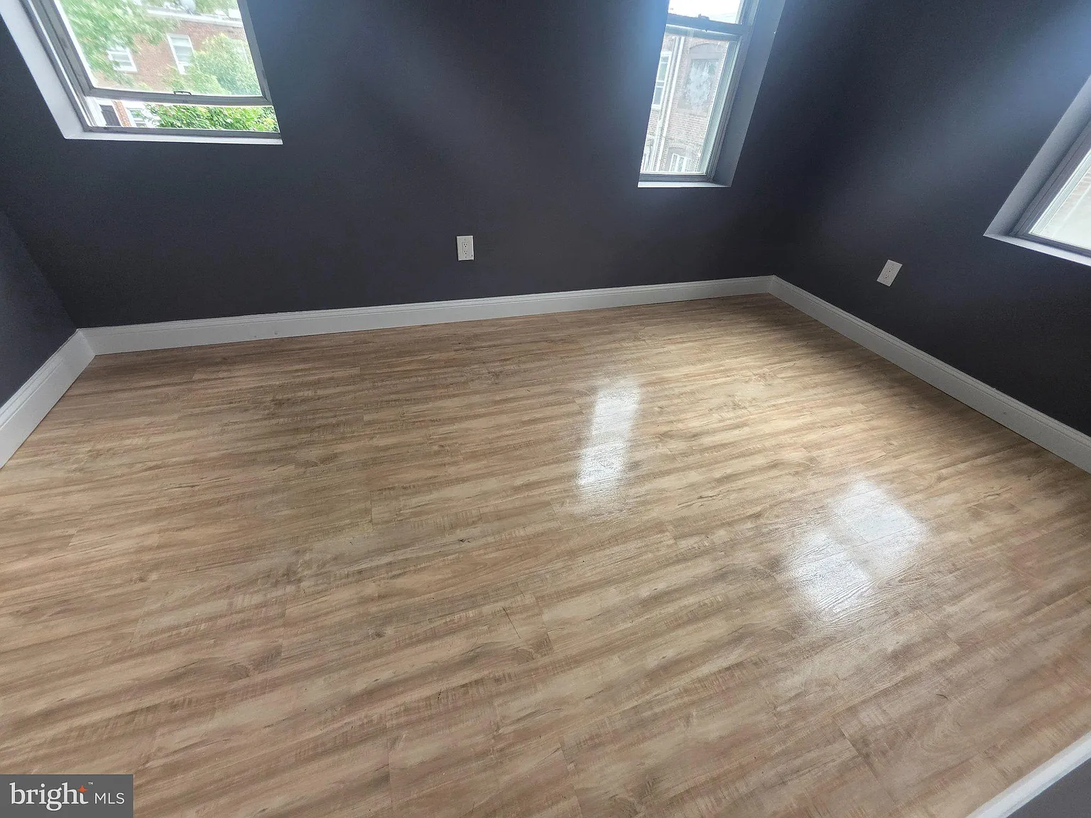 2 bed, 1.0 bath, 1008 sqft, $1,200 — Photo 3