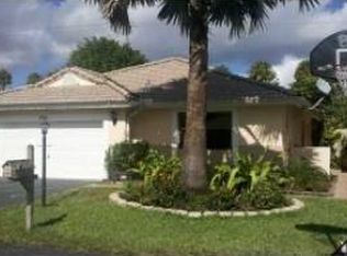 15211 Norfolk Ln, Davie, FL 33331