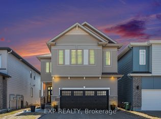 107 Rallidale St, Ottawa, ON K1X0G7