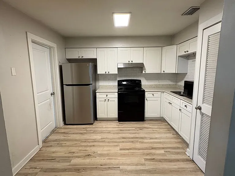 5717 Rebecca Ct — Photo 2