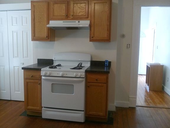 3rd image of 258 Kentucky Ave
